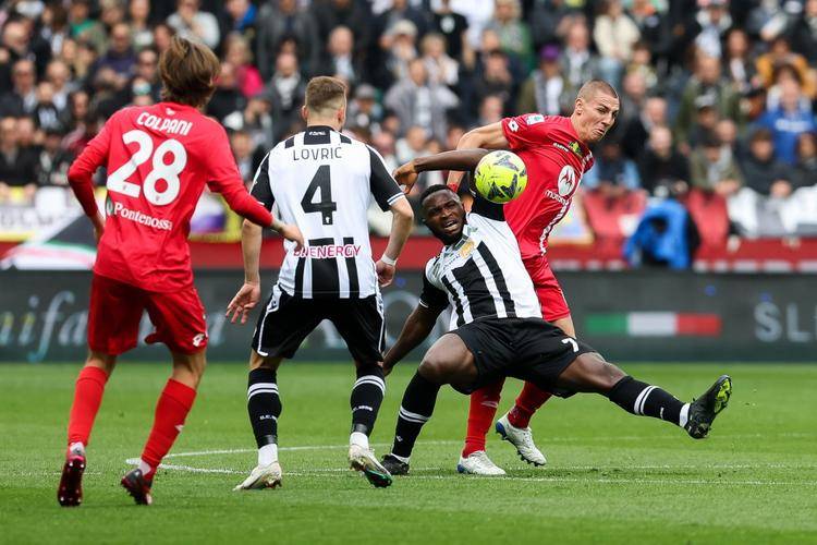 米乐官网入口-乌迪内斯主场告捷，实现反弹的简单介绍