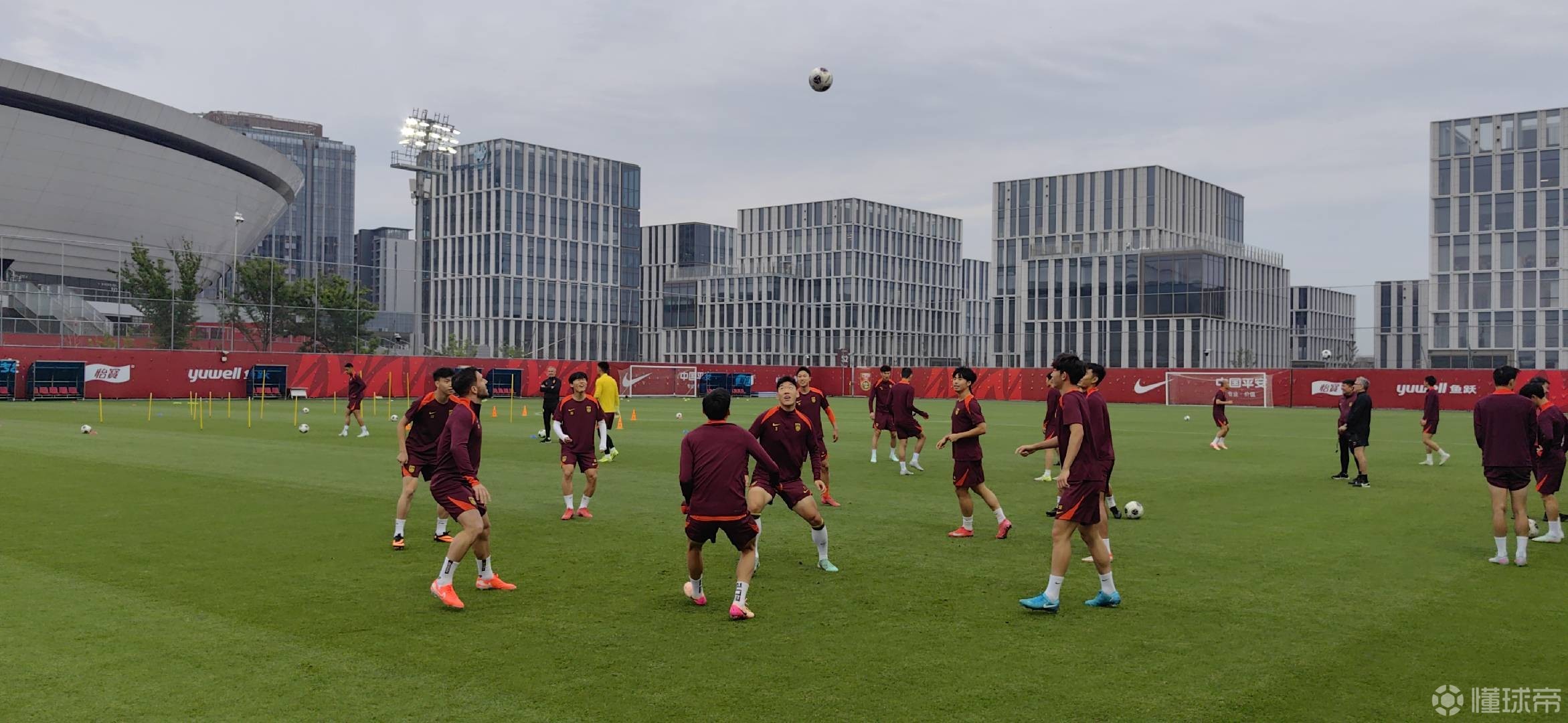 米乐体育平台官网-球队集训期间备战赛事，战术训练紧张进行