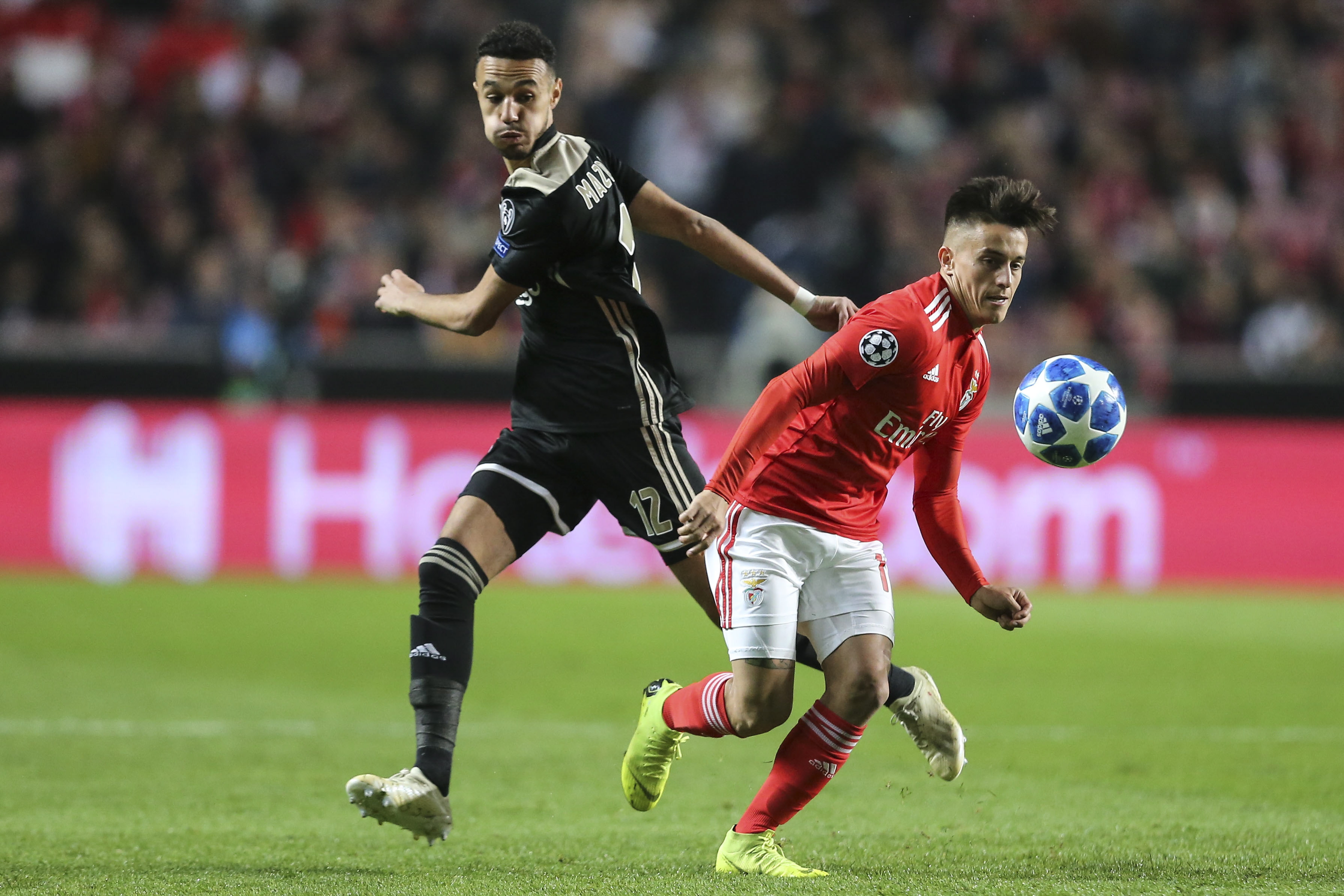 米乐体育m6官网-关于双线作战：球队利用全员实力，逆风翻盘的信息