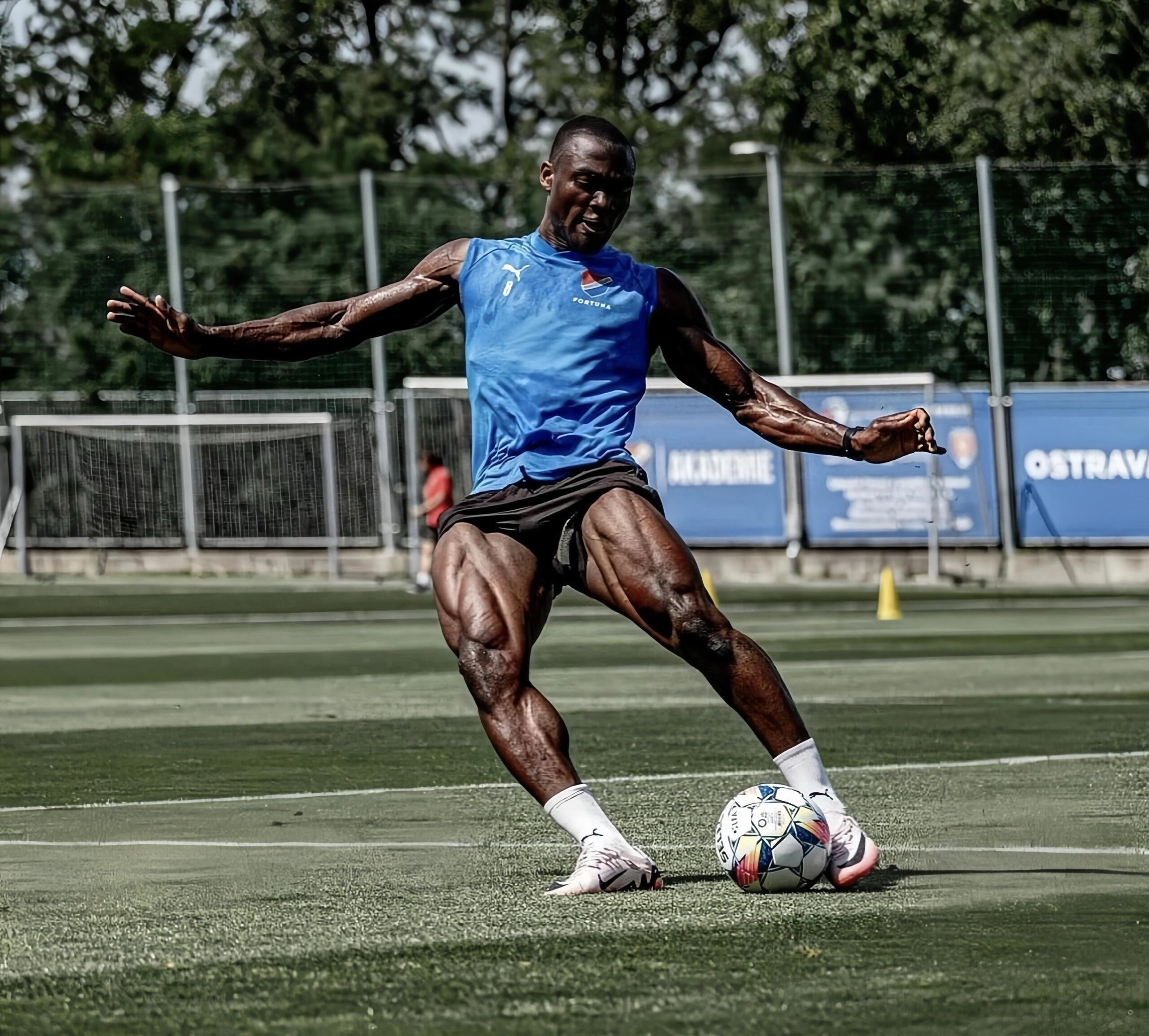 米乐体育官方网站入口-关于高难度动作惊艳全场，运动员实力耀眼的信息