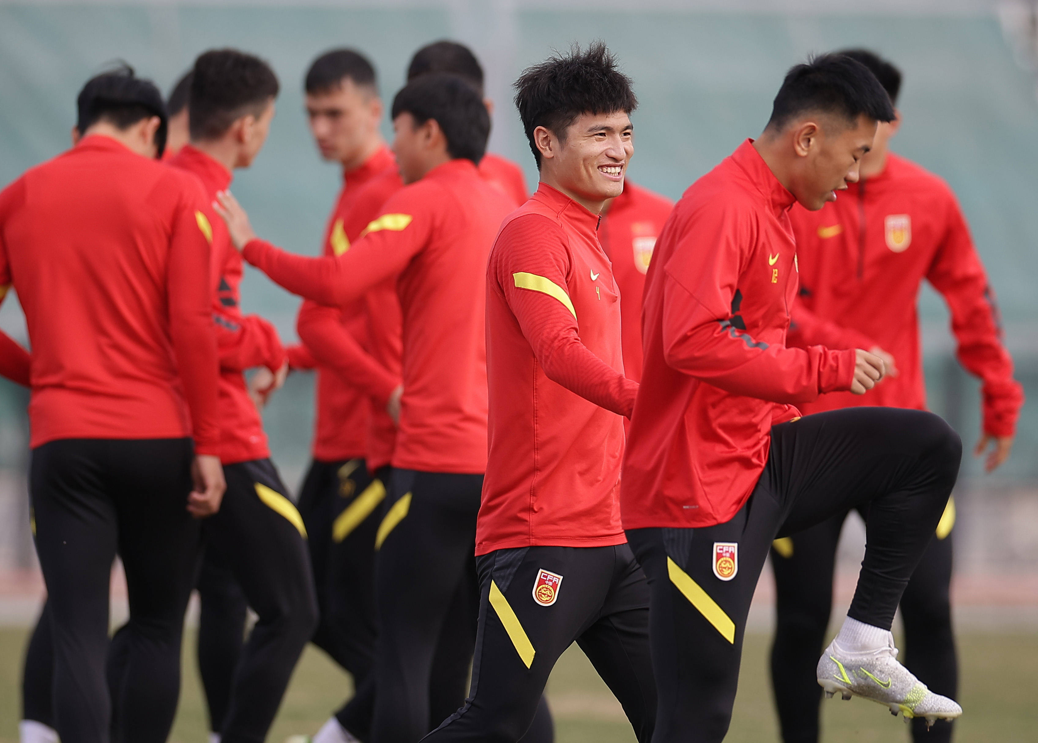 米乐体育平台-大胜横扫对手，球队状态正佳