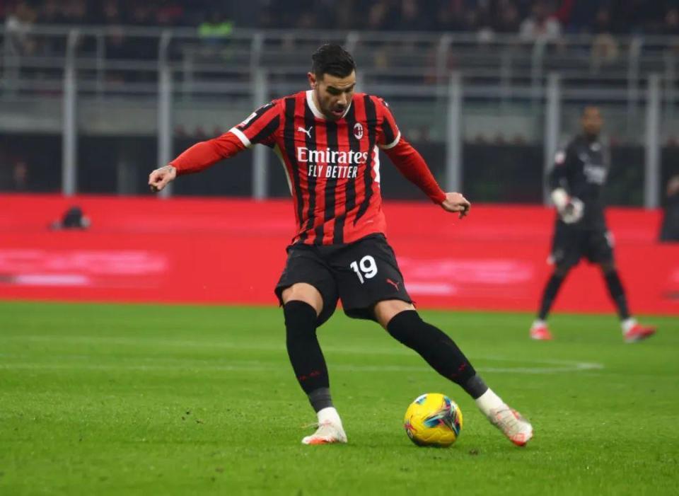 米乐官网m6-AC米兰新援表现出色，引发球迷期待