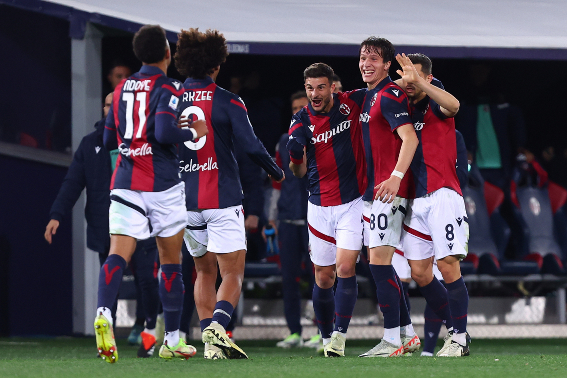 泸州米乐官网-激情碰撞，亚洲足球盛事场上豪门大战