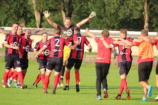 米乐m6官网入口登录-国际足球赛场：米兰艰难取胜晋级四强，国际米兰足球比赛